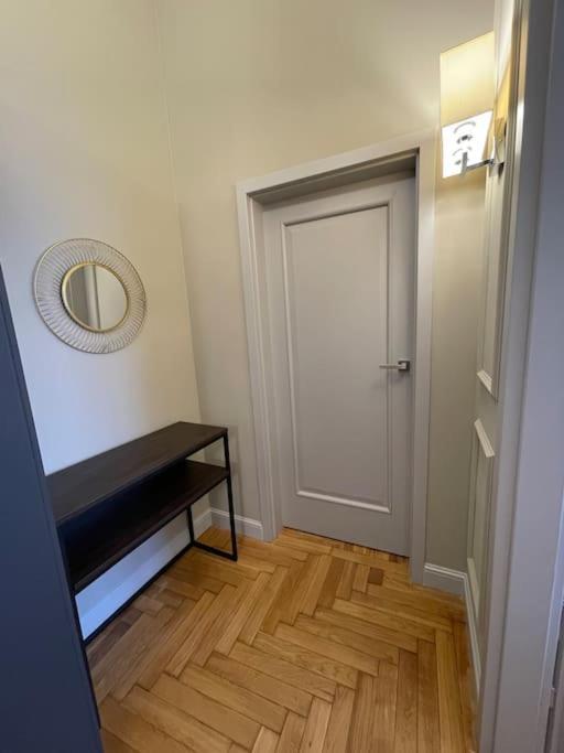 Crown Pearl - Wonderful Apartment, 110Scm, 4 Rooms Krakau Exterior foto