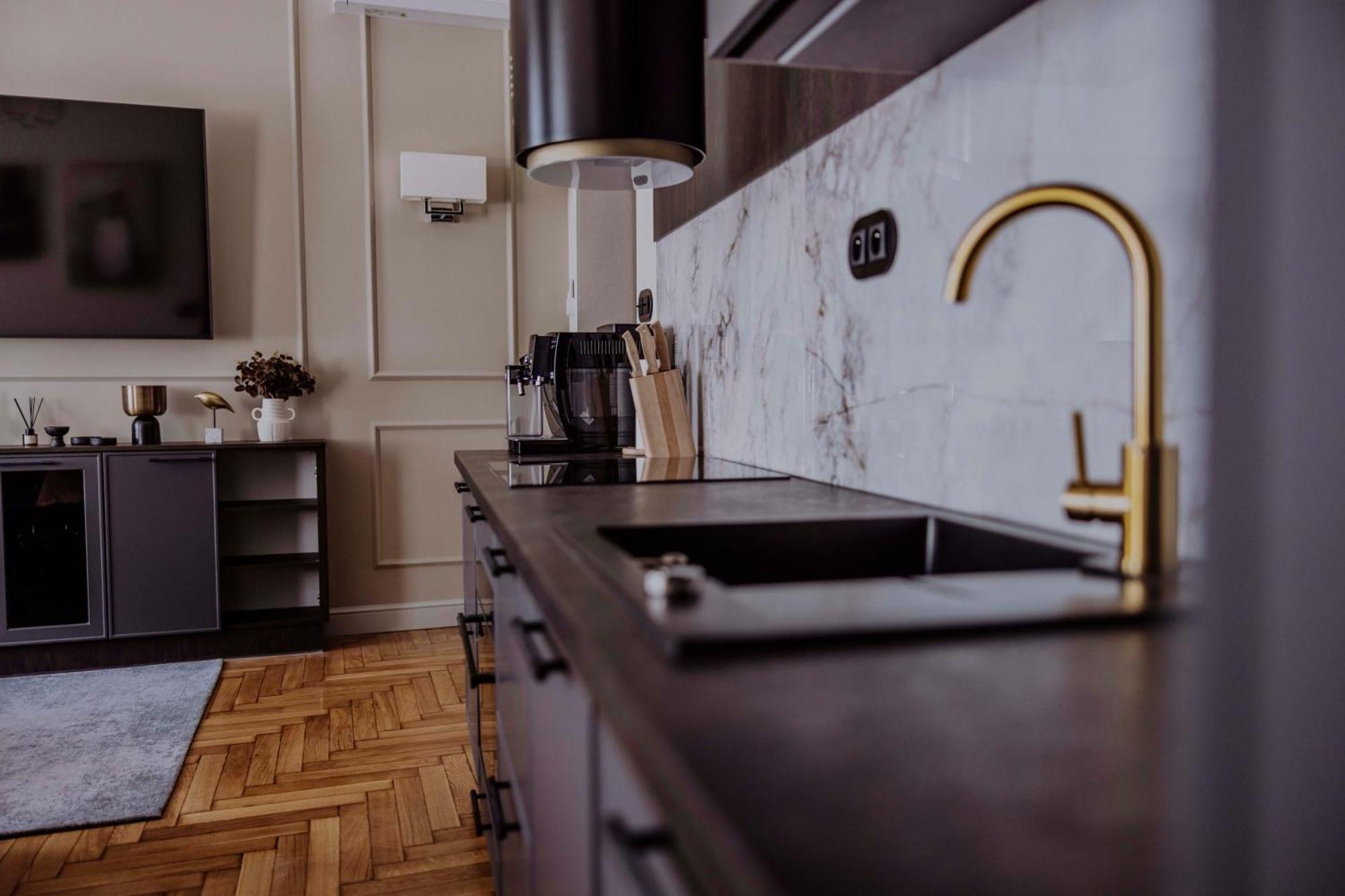 Crown Pearl - Wonderful Apartment, 110Scm, 4 Rooms Krakau Exterior foto