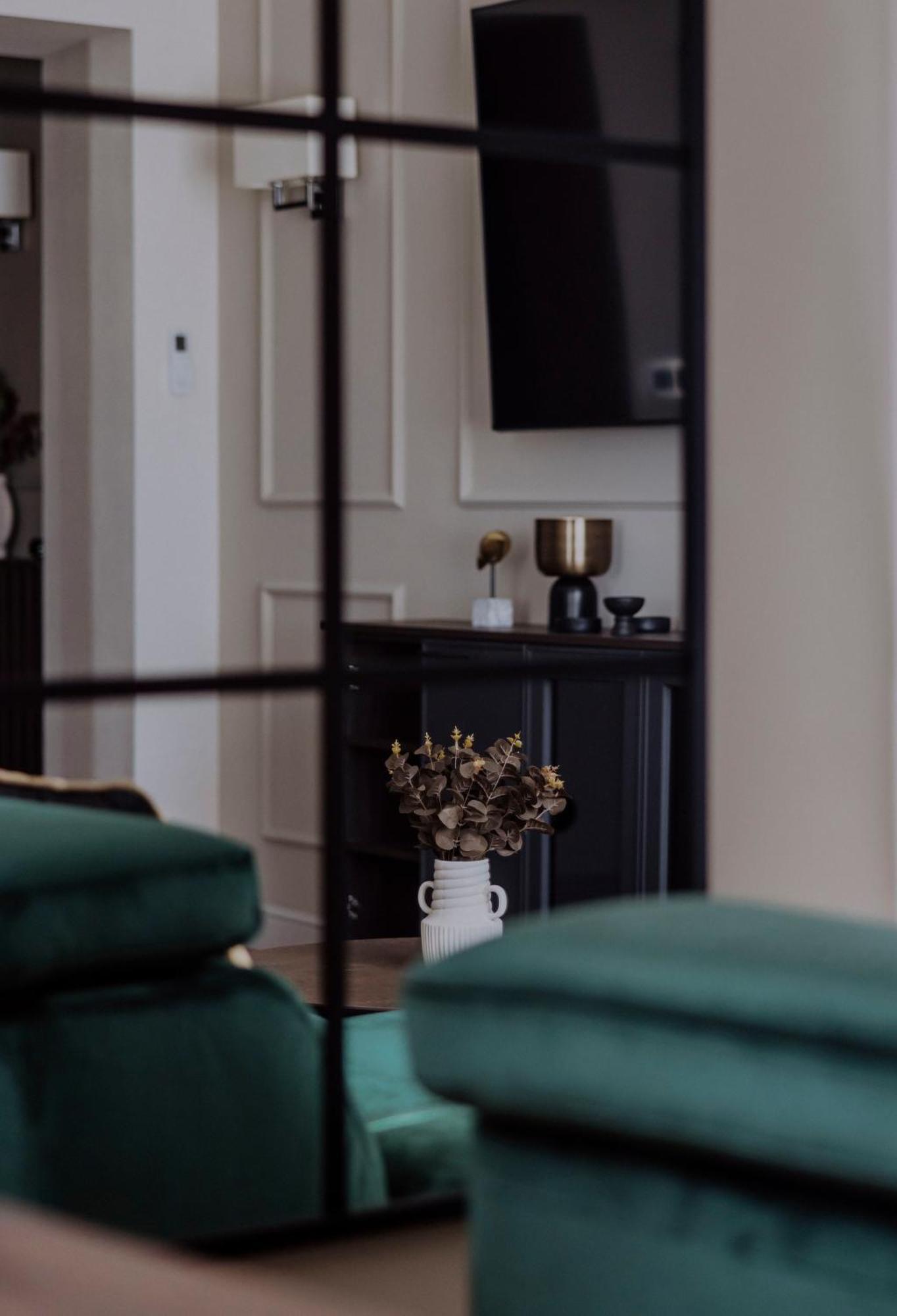 Crown Pearl - Wonderful Apartment, 110Scm, 4 Rooms Krakau Exterior foto