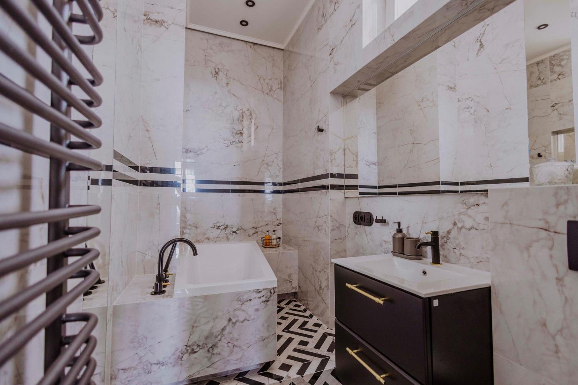 Crown Pearl - Wonderful Apartment, 110Scm, 4 Rooms Krakau Exterior foto