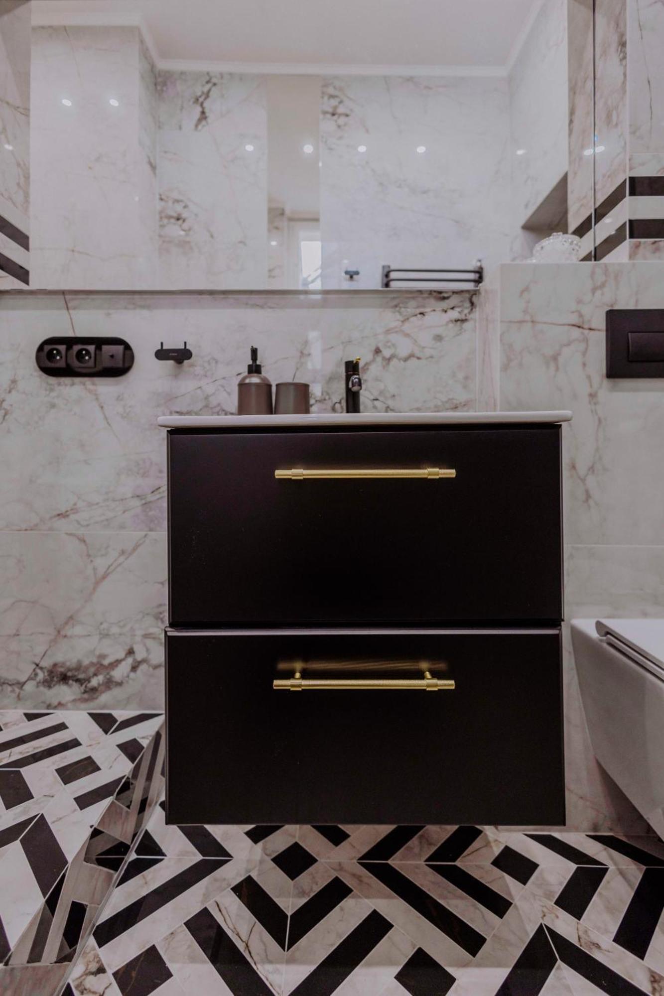 Crown Pearl - Wonderful Apartment, 110Scm, 4 Rooms Krakau Exterior foto